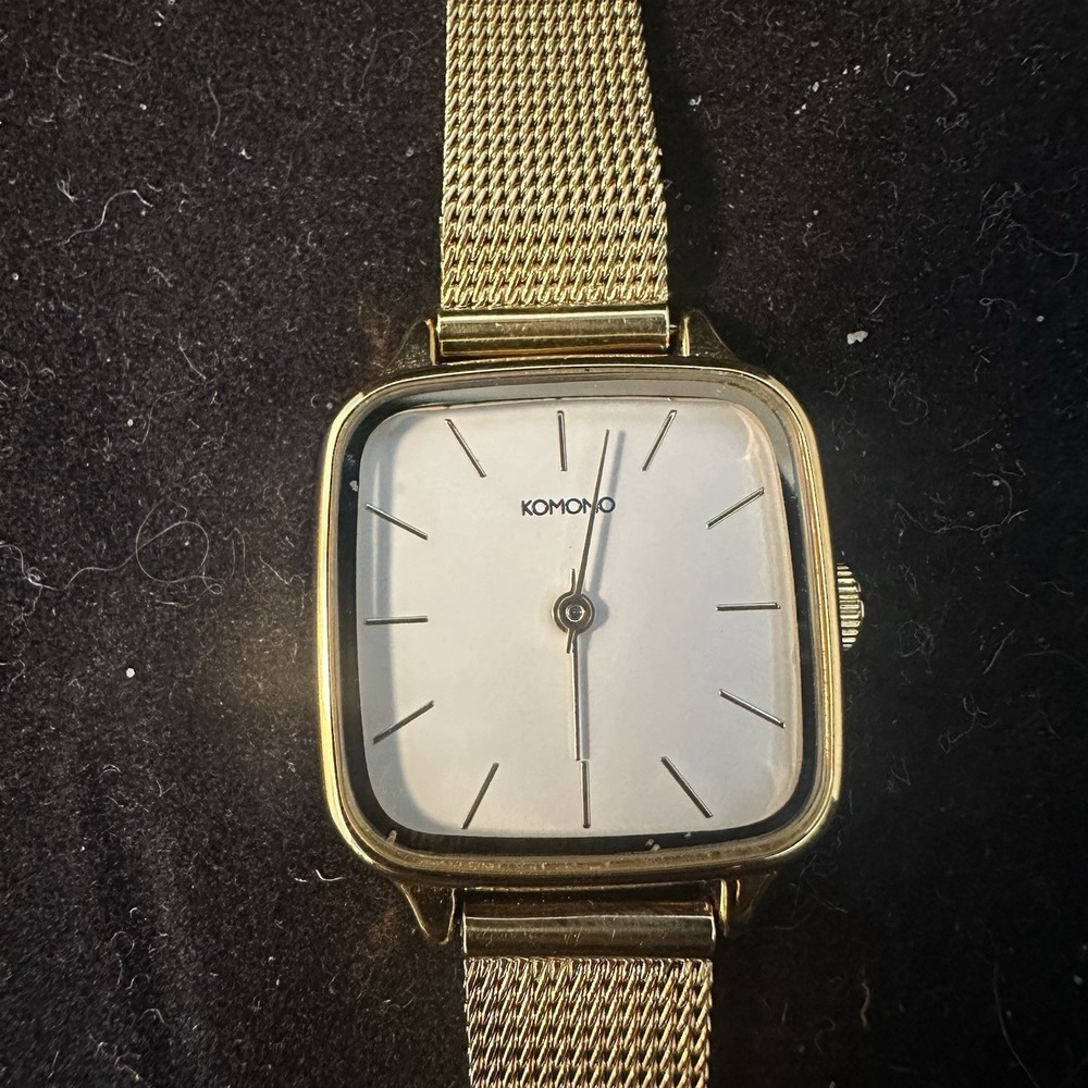 KOMONO Women's Watch Kate Gold Needs‎ Battery (6B)